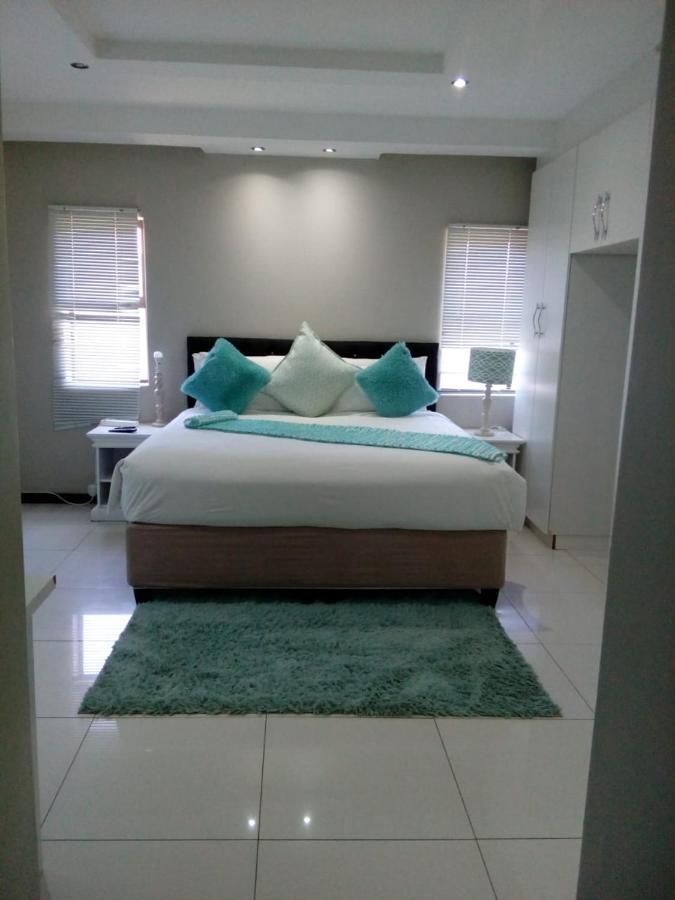 מטטה Shoes Guest House 2 מראה חיצוני תמונה